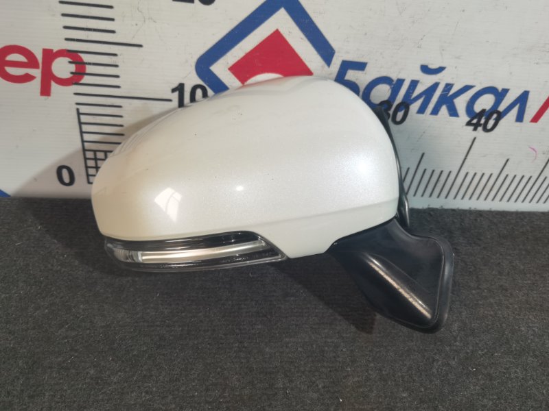 Зеркало TOYOTA PRIUS ZVW30 2ZR-FXE 2009 переднее правое (б/у)