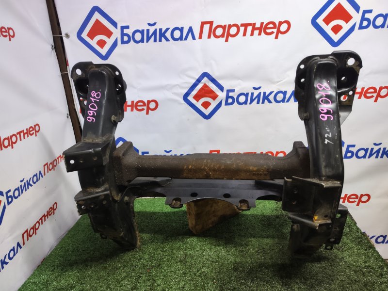 Балка подвески NISSAN ELGRAND ALE50 VG33E 1999 передняя (б/у)