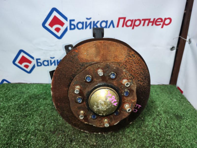 Ступица NISSAN ELGRAND ALE50 VG33E 1999 передняя правая (б/у)