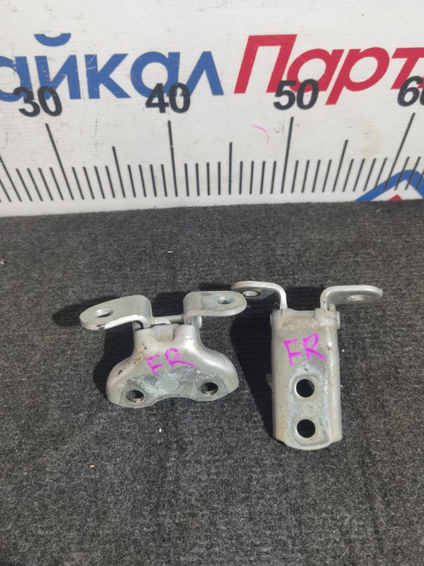 Петли на дверь TOYOTA PREMIO ZRT265 2ZR-FAE 2008 передние правые (б/у)