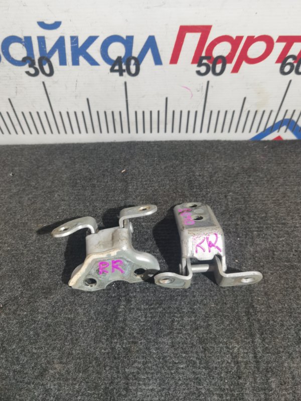 Петли на дверь TOYOTA PREMIO ZRT265 2ZR-FAE 2008 задние правые (б/у)