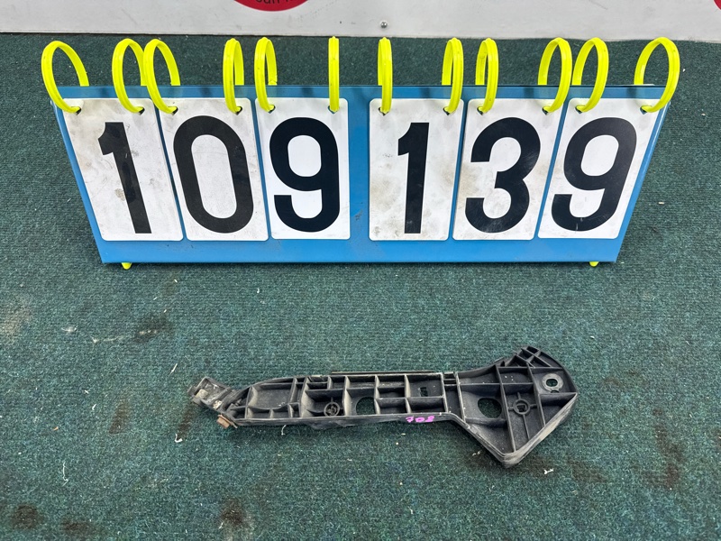 Крепление Бампера TOYOTA PLATZ NCP12 1NZ-FE 2004 переднее правое (б/у)