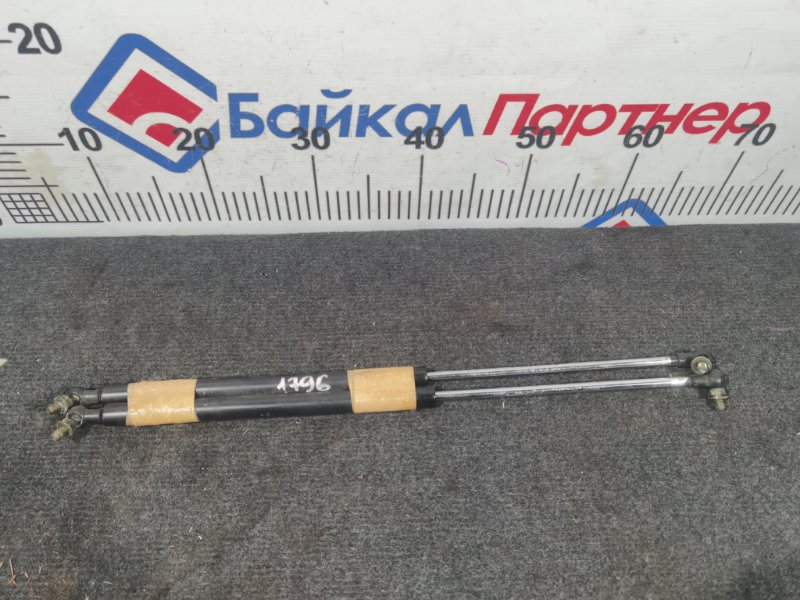 Амортизаторы капота TOYOTA MARK II JZX115 1JZ-GE 2004 передние (б/у)