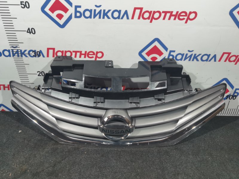 Решетка радиатора NISSAN NOTE NE12 HR12DE 2014 передняя (б/у)