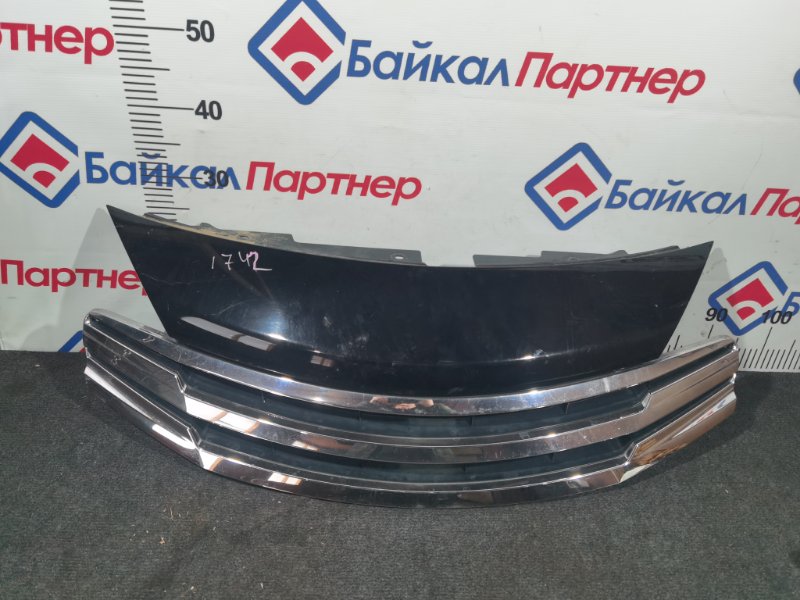 Решетка радиатора NISSAN NOTE E12 HR12DE 2013 передняя (б/у)