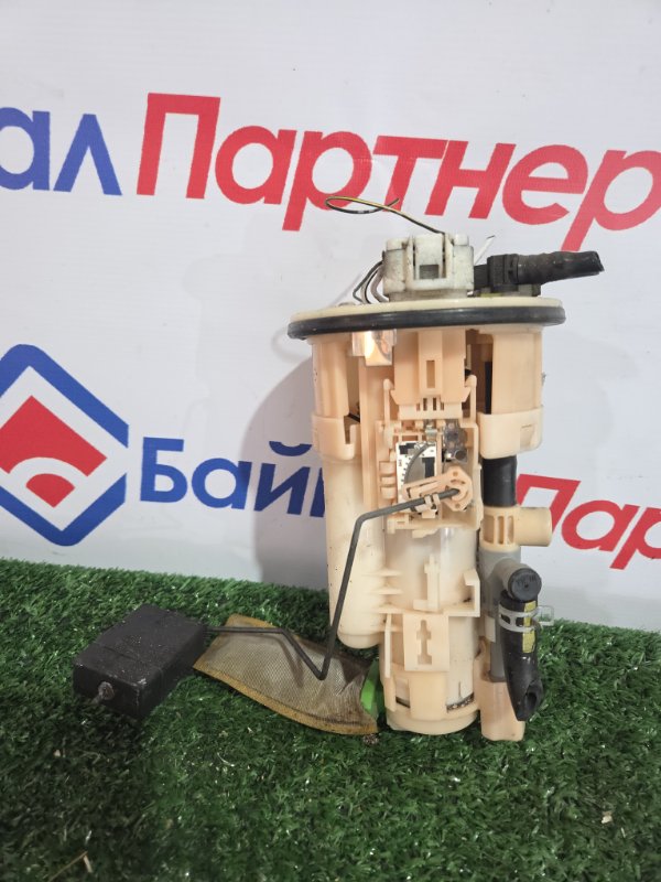 Топливный насос TOYOTA MARK II JZX115 1JZ-GE 2004 (б/у)