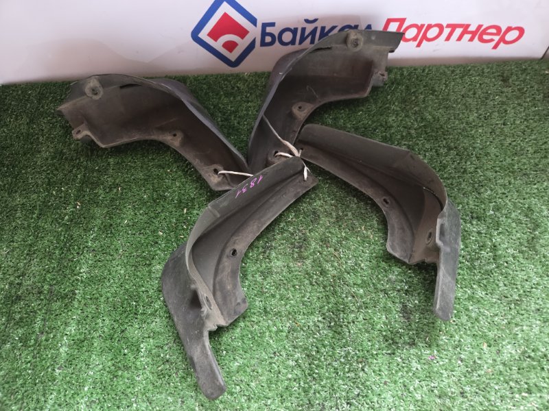 Брызговики комплект TOYOTA CARINA ST195 3S-FE 1995 (б/у)