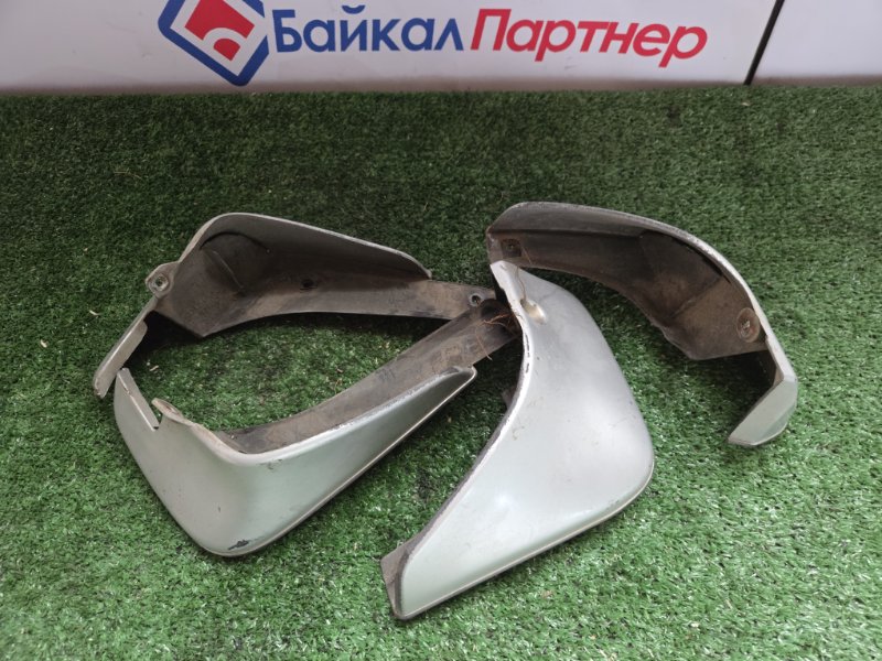 Брызговики комплект TOYOTA COROLLA RUNX NZE121 1NZ-FE 2002 (б/у)