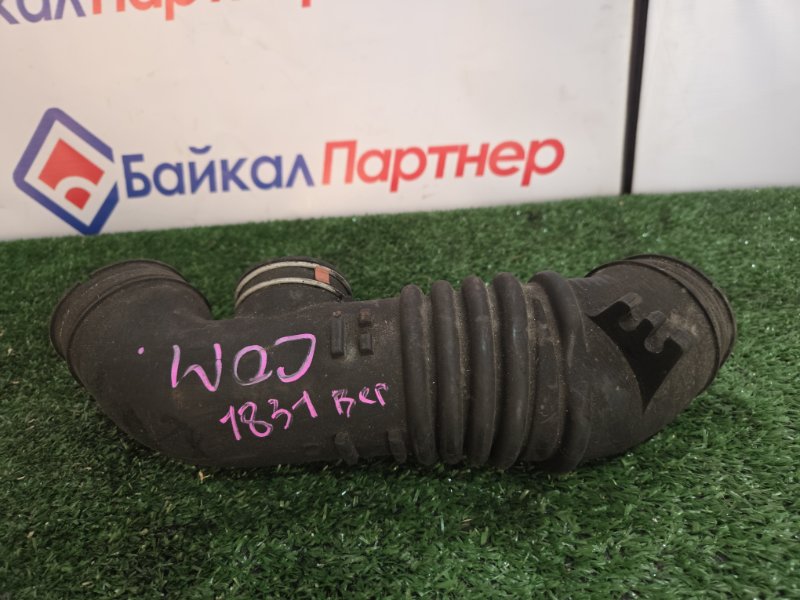 Патрубок воздушного фильтра TOYOTA CARINA ST195 3S-FE 1995 (б/у)