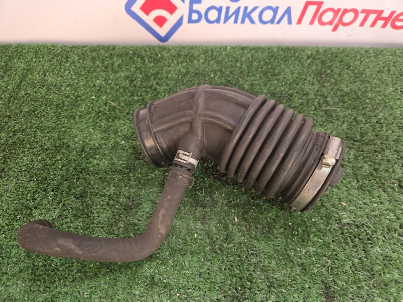 Патрубок воздушного фильтра NISSAN MURANO TNZ51 QR25DE 2010 (б/у)