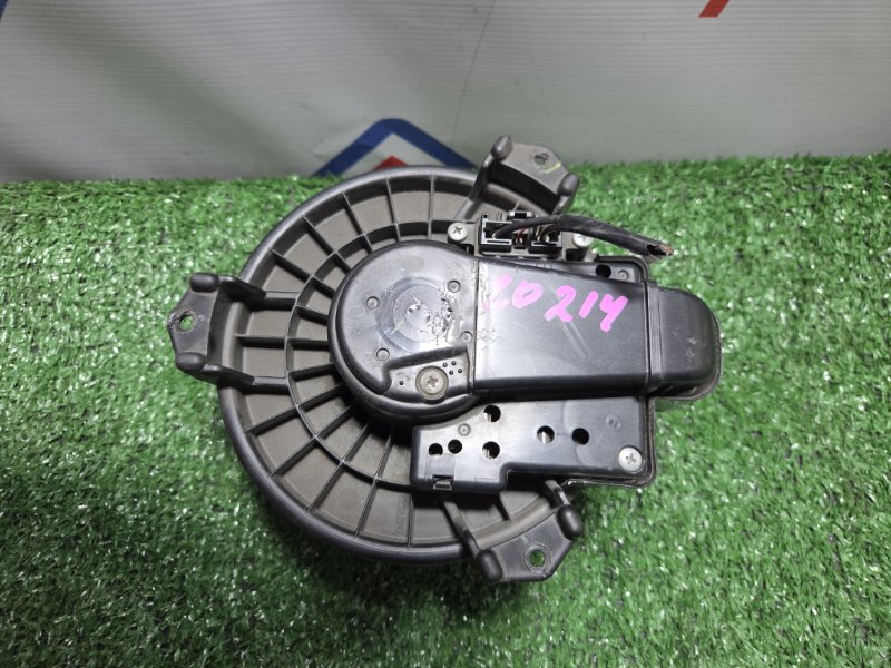 Мотор печки TOYOTA VITZ NCP130 1NR-FE 2014 (б/у)