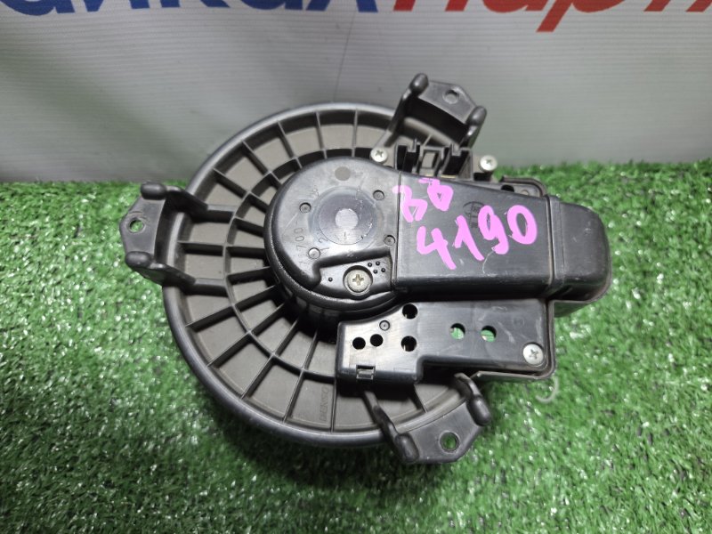 Мотор печки TOYOTA BB QNC25 K3-VE 2009 (б/у)