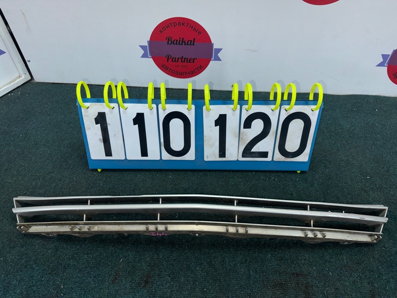 Решетка радиатора TOYOTA HARRIER ACU15W 2AZ-FE 2001 (б/у)