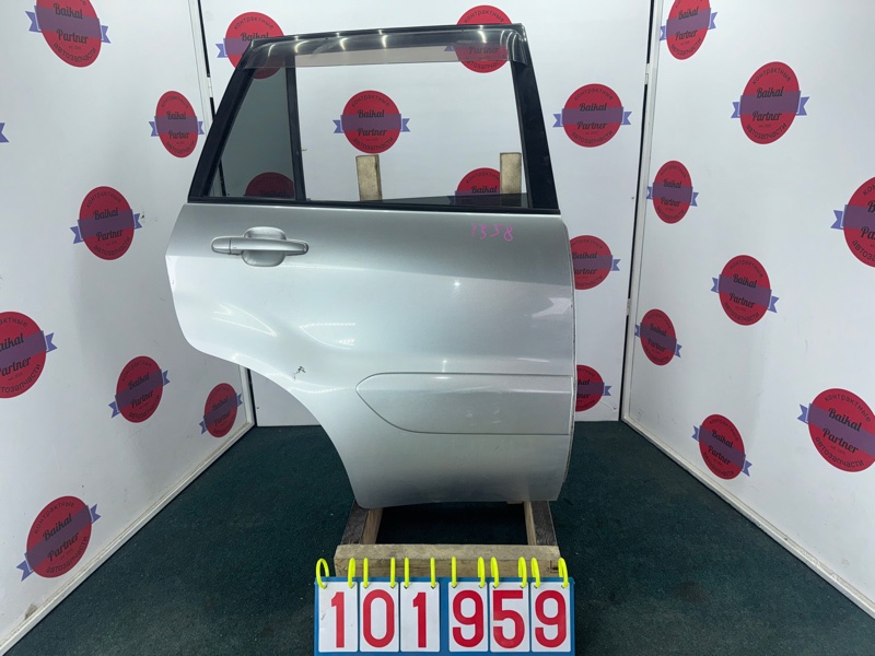 Дверь TOYOTA RAV4 ZCA26W 1ZZ-FE 2004 задняя правая (б/у)