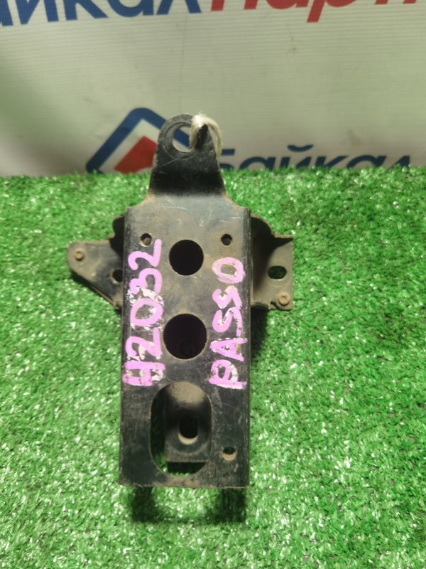Подушка ДВС левая PASSO 2008 KGC10 1KR-FE