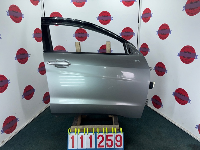 Дверь HONDA VEZEL RU4 LEB 2014 передняя правая (б/у)