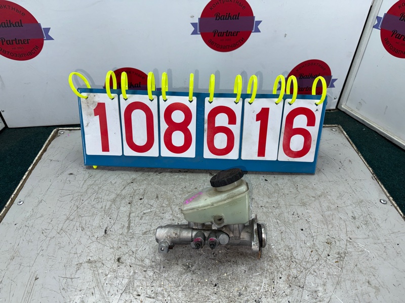 Главный тормозной цилиндр TOYOTA MARKII GX105 1G-FE 2000 (б/у)