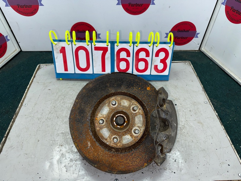 Ступица VOLVO V50 B5244S5 передняя правая (б/у)