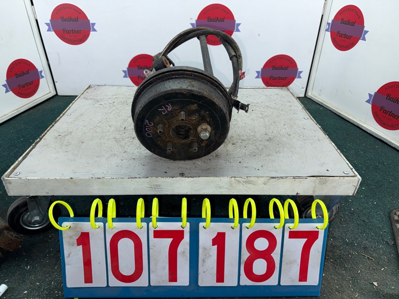 Ступица TOYOTA CALDINA ST210G 3S-FE 1999 задняя правая (б/у)