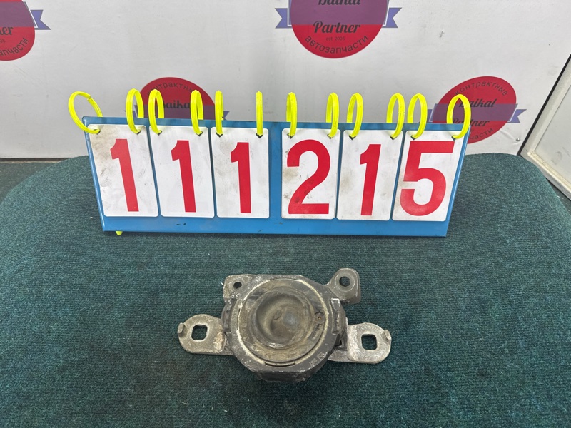 Подушка ДВС VOLVO V50 MW43 B4204S3 2012 передняя правая (б/у)