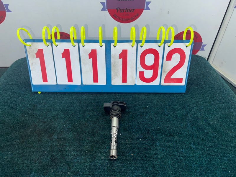 Катушка зажигания AUDI TT 8N3 AUQ 2003 06B905115R (б/у)