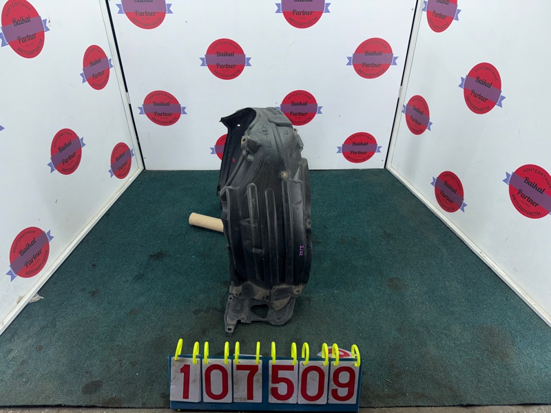 Подкрылок TOYOTA RACTIS NCP125 1NZ-FE 2011 передний левый (б/у)