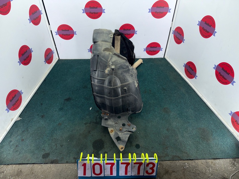 Подкрылок NISSAN LEAF ZE0 EM57 2012 передний правый (б/у)