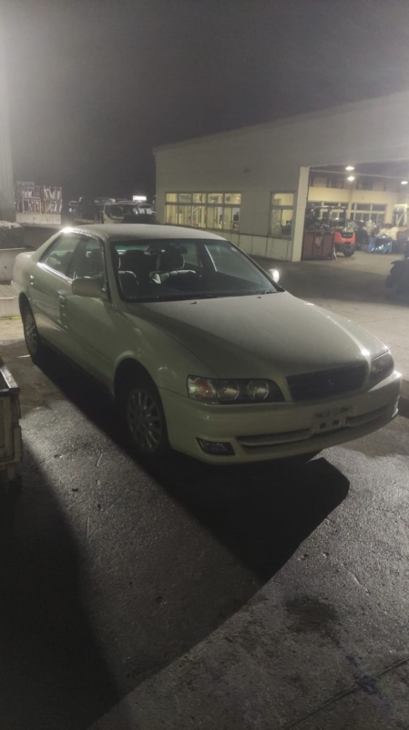 Автомобиль TOYOTA CHASER JZX105 1JZ-GE 2001 года в разбор