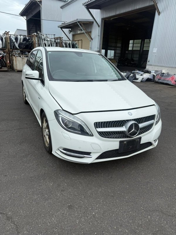 Автомобиль MERCEDES-BENZ B-CLASS T246.242 M270E16 2012 года в разбор