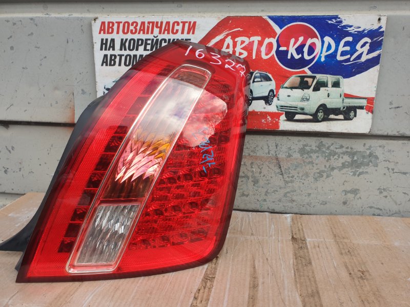 Стоп-сигнал Kia Opirus 2006 задний правый