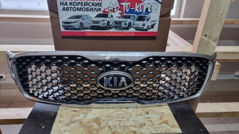 Решетка радиатора Kia Sorento 2014 передняя