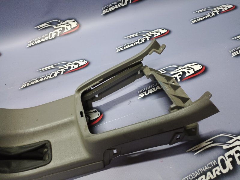 Подлокотник Subaru Forester SG5 EJ205 Подлокотник Subaru Forester SG5 EJ205