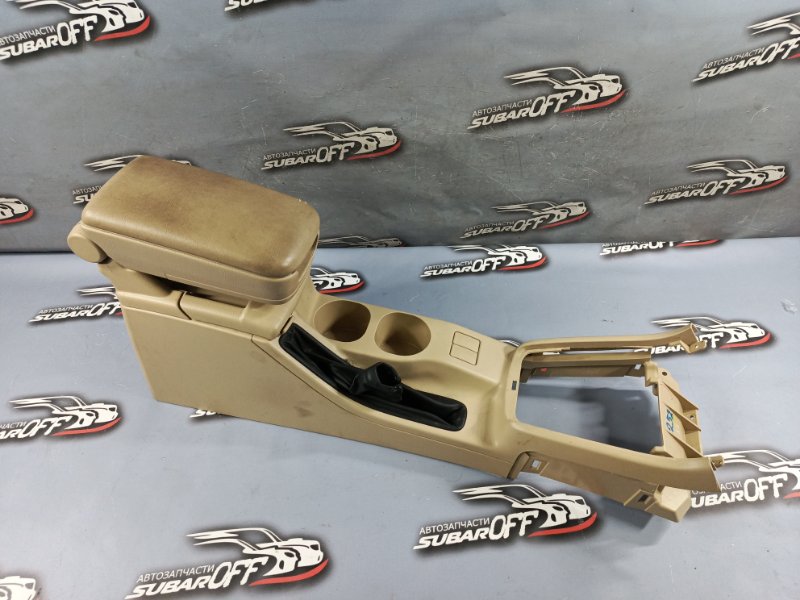 Запчасть подлокотник Subaru Forester 2006 SG5 EJ203 92113FE100EU контрактная Подлокотник Subaru Forester 2006 SG5 EJ203 92113FE100EU контрактная