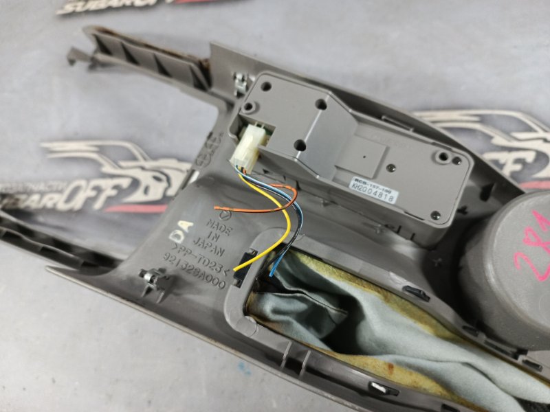Накладка на центральную консоль Forester 2004 SG5 EJ202 Накладка на центральную консоль Forester 2004 SG5 EJ202