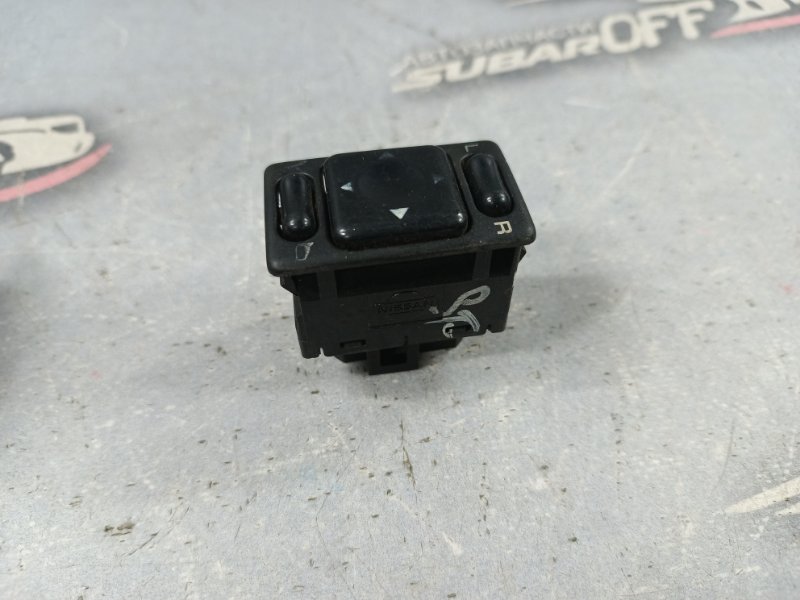 Запчасть блок управления зеркалами Subaru Forester SF5 83071FC000 контрактная Блок управления зеркалами Subaru Forester SF5 83071FC000 контрактная