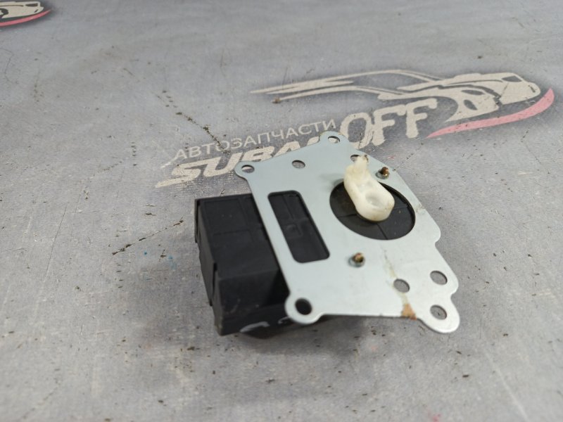 Привод заслонок отопителя Subaru Forester SG5 Привод заслонок отопителя Subaru Forester SG5