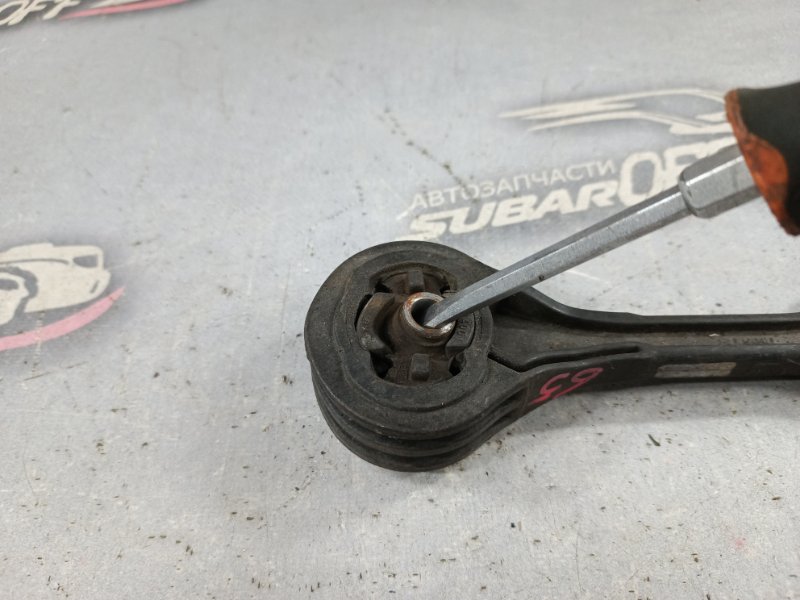 Подушка КПП Subaru Forester SG5 EJ203 Подушка КПП Subaru Forester SG5 EJ203