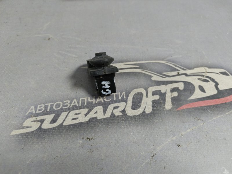 Запчасть концевой выключатель задний Subaru Impreza 2008 GH8 EJ20X 83331AE001 контрактная Концевой выключатель задний Subaru Impreza 2008 GH8 EJ20X 83331AE001 контрактная