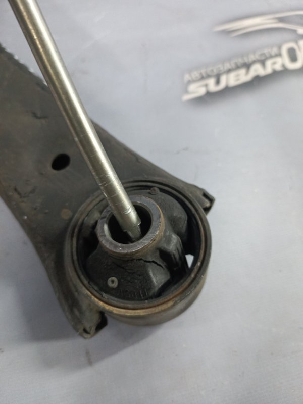 Рычаг подвески передний правый Subaru Legacy BL5 EJ204