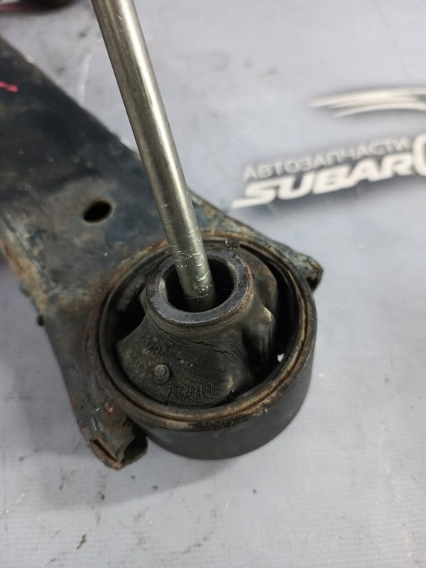 Рычаг подвески передний правый Subaru Legacy BP5 EJ204 Рычаг подвески передний правый Subaru Legacy BP5 EJ204