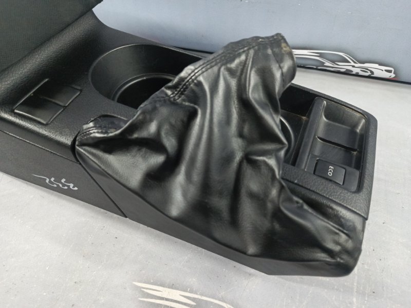 Подлокотник Impreza XV 2011 GH2 EL154 Подлокотник Impreza XV 2011 GH2 EL154