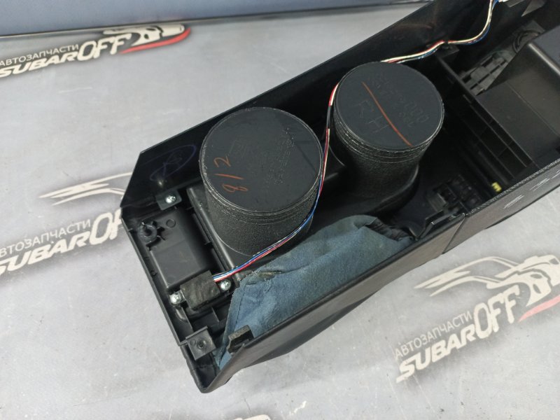 Подлокотник Impreza XV 2011 GH2 EL154 Подлокотник Impreza XV 2011 GH2 EL154