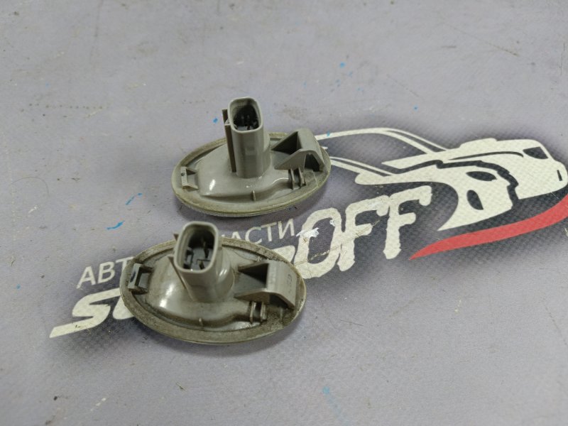 Повторитель поворота в крыло Subaru Forester SG5 EJ202 Повторитель поворота в крыло Subaru Forester SG5 EJ202