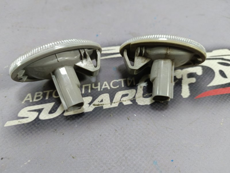 Повторитель поворота в крыло Subaru Forester SG5 EJ205 Повторитель поворота в крыло Subaru Forester SG5 EJ205