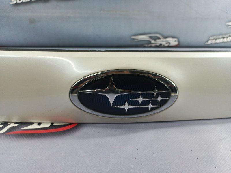 Накладка двери багажника Forester 2010 SH5 EJ204