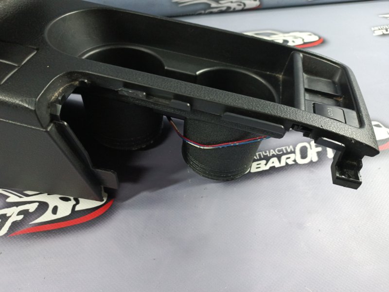 Подлокотник Impreza 2011 GH3 EL154 Подлокотник Impreza 2011 GH3 EL154