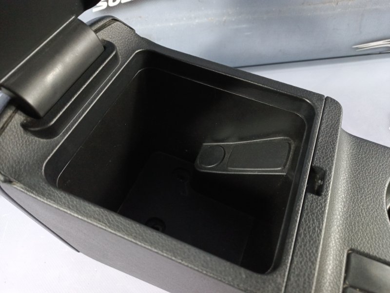 Подлокотник Impreza 2011 GH3 EL154 Подлокотник Impreza 2011 GH3 EL154