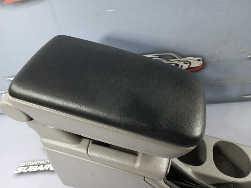 Подлокотник Forester 2005 SG5 EJ203 Подлокотник Forester 2005 SG5 EJ203