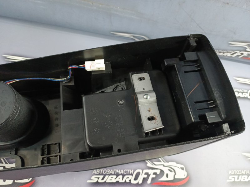 Подлокотник Impreza 2011 GH3 EL154 Подлокотник Impreza 2011 GH3 EL154