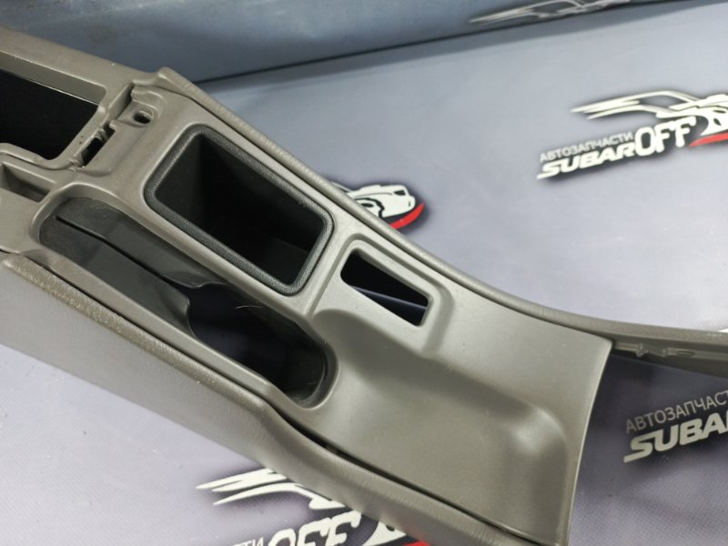 Подлокотник Forester 2001 SF5 EJ201 Подлокотник Forester 2001 SF5 EJ201